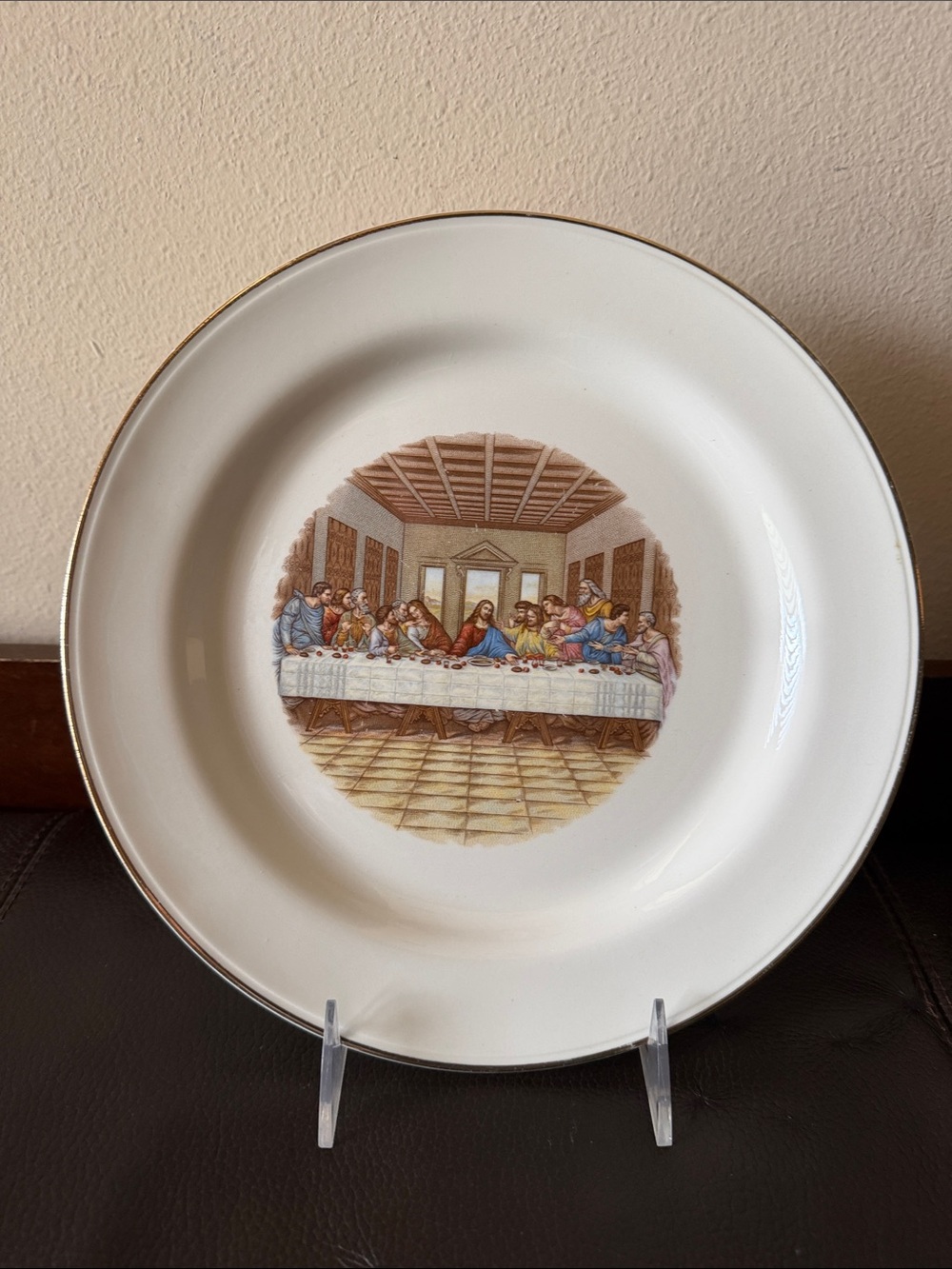 Vtg Collector’s 10” Plate of "The Last Supper" with Gold Rim & Plate Hanger